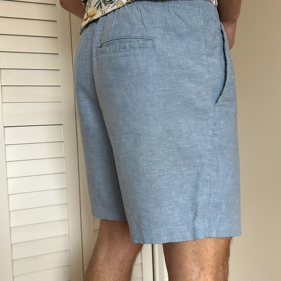 SIZE S / Old Navy / Men's Pull On Draw String / Linen Blend / Light Blue Shorts - Picture 3 of 4